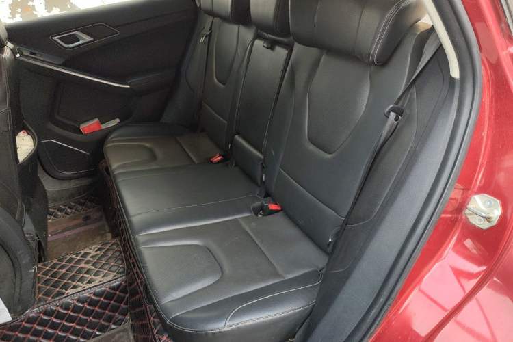 Used JMC Yusheng S330 2016 1.5L GTDi Automatic Two-Wheel Drive Prestige Edition Left Rear Seat
