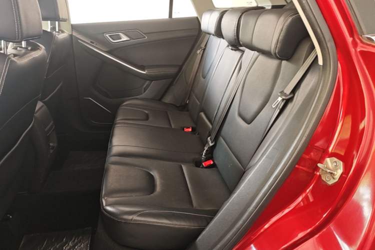 Used JMC Yusheng S330 2016 1.5L GTDi Automatic Two-Wheel Drive Prestige Edition Left Rear Seat