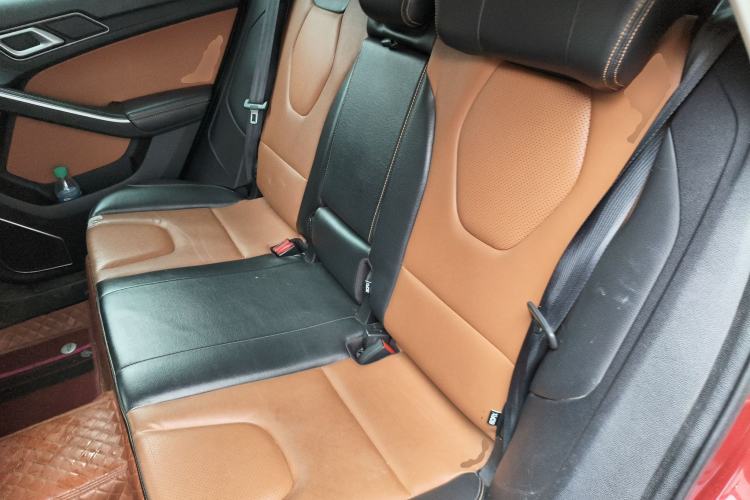 Used JMC Yusheng S330 2016 1.5L GTDi Automatic Two-Wheel Drive Prestige Edition Left Rear Seat