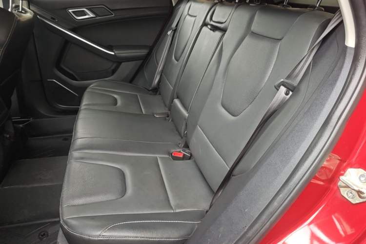 Used JMC Yusheng S330 2016 1.5L GTDi Automatic Two-Wheel Drive Prestige Edition Left Rear Seat