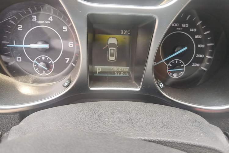 Used JMC Yusheng S330 2016 1.5L GTDi Automatic Two-Wheel Drive Prestige Edition Odometer Close Up