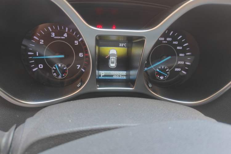 Used JMC Yusheng S330 2016 1.5L GTDi Automatic Two-Wheel Drive Fashion Edition Odometer Close Up