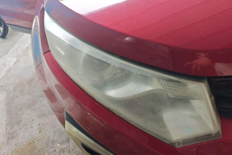 Used JMC Yusheng S330 2016 1.5L GTDi Automatic Two-Wheel Drive Prestige Edition Right Front Headlight