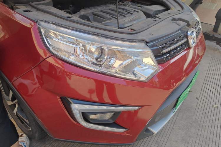 Used JMC Yusheng S330 2016 1.5L GTDi Automatic Two-Wheel Drive Fashion Edition Right Front Headlight