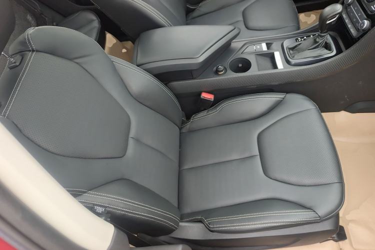 Used JMC Yusheng S330 2016 1.5L GTDi Automatic Two-Wheel Drive Prestige Edition Right Front Seat