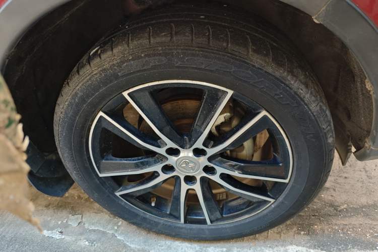 Used JMC Yusheng S330 2016 1.5L GTDi Automatic Two-Wheel Drive Flagship Edition Right Front Wheel Hub