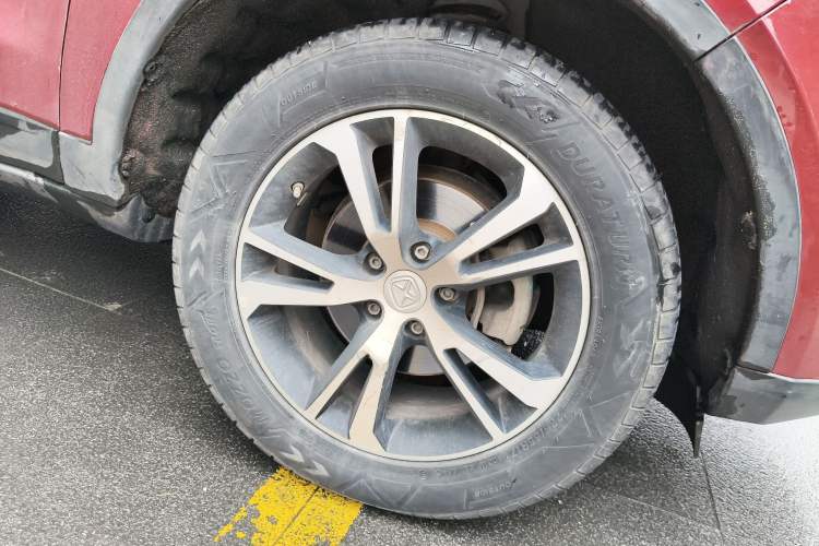 Used JMC Yusheng S330 2016 1.5L GTDi Automatic Two-Wheel Drive Prestige Edition Right Front Wheel Hub