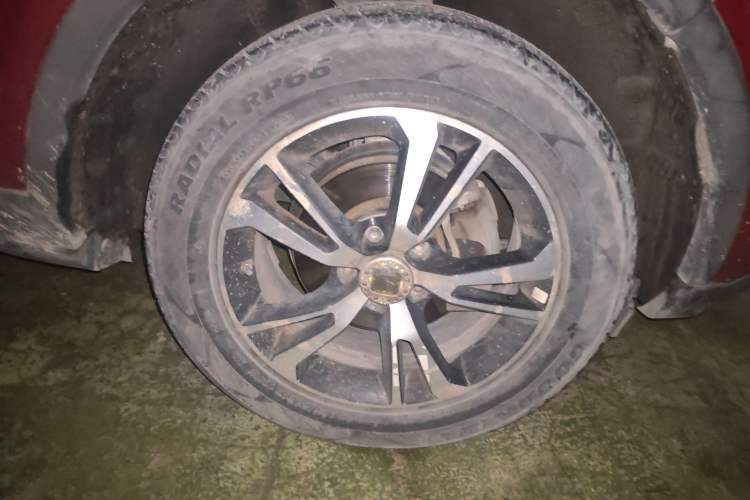 Used JMC Yusheng S330 2016 1.5L GTDi Automatic Two-Wheel Drive Fashion Edition Right Front Wheel Hub