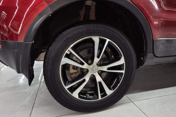 Used JMC Yusheng S330 2016 1.5L GTDi Automatic Two-Wheel Drive Prestige Edition Right Rear Wheel Hub