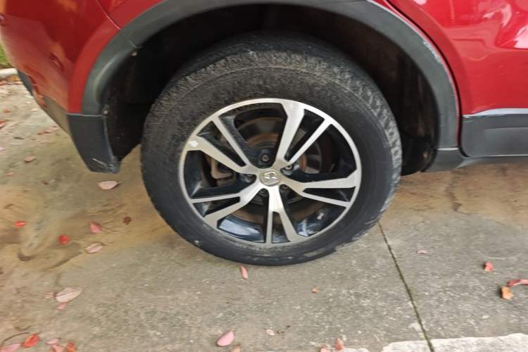Used JMC Yusheng S330 2016 1.5L GTDi Automatic Two-Wheel Drive Prestige Edition Right Rear Wheel Hub