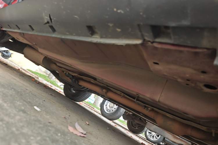 Used JMC Yusheng S330 2016 1.5L GTDi Automatic Two-Wheel Drive Prestige Edition Right Side Sill