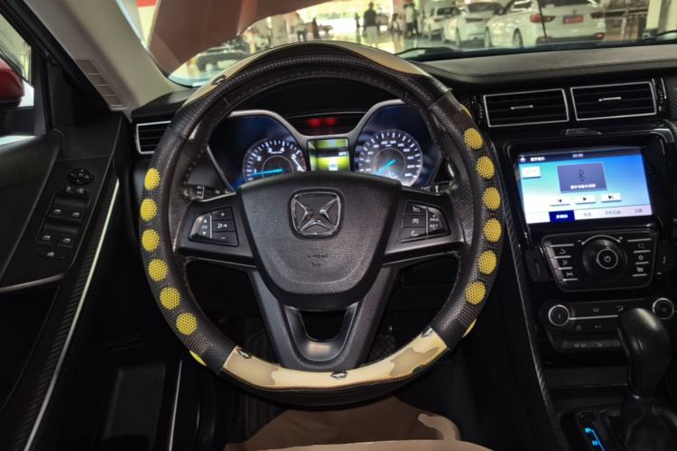 Used JMC Yusheng S330 2016 1.5L GTDi Automatic Two-Wheel Drive Prestige Edition Steering Wheel