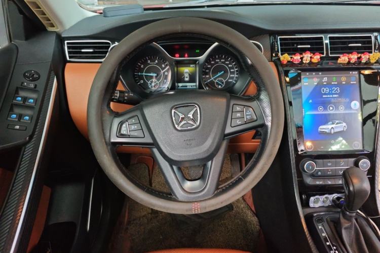Used JMC Yusheng S330 2016 1.5L GTDi Automatic Two-Wheel Drive Prestige Edition Steering Wheel