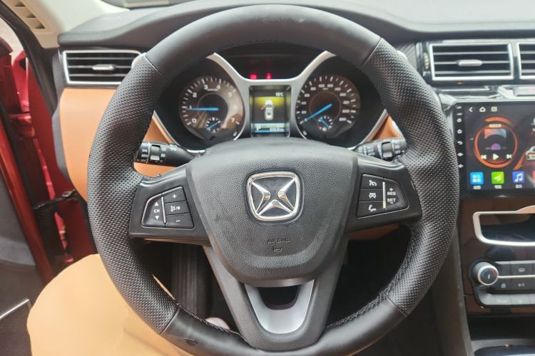 Used JMC Yusheng S330 2016 1.5L GTDi Automatic Two-Wheel Drive Fashion Edition Steering Wheel