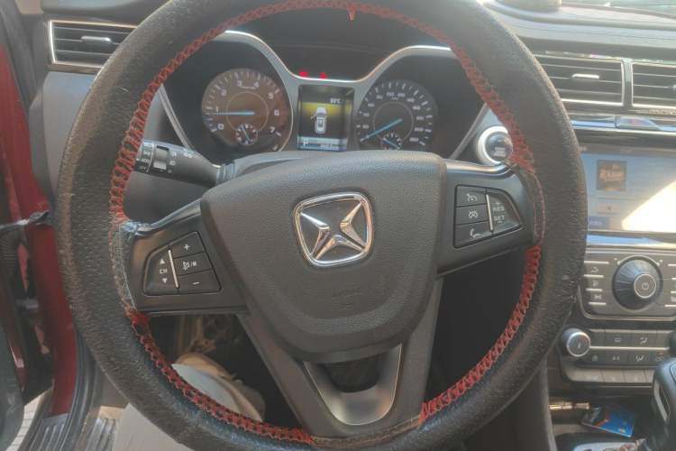 Used JMC Yusheng S330 2016 1.5L GTDi Automatic Two-Wheel Drive Fashion Edition Steering Wheel