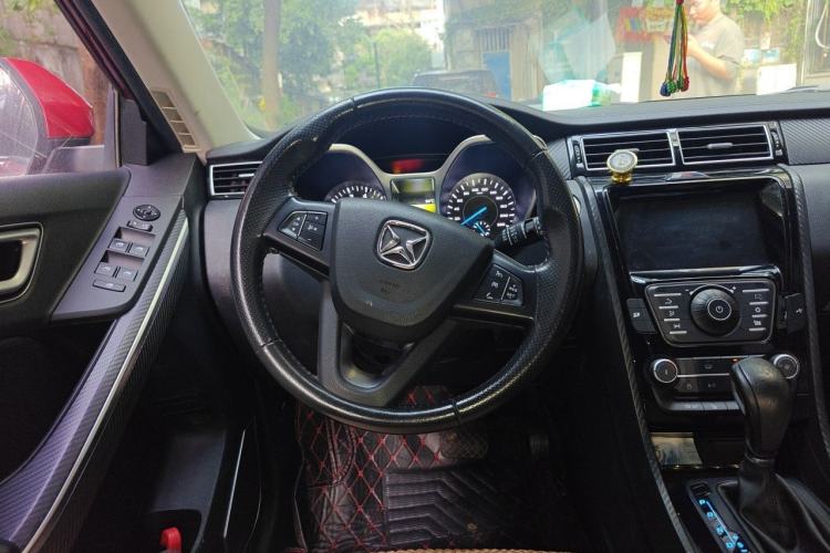 Used JMC Yusheng S330 2016 1.5L GTDi Automatic Two-Wheel Drive Prestige Edition Steering Wheel