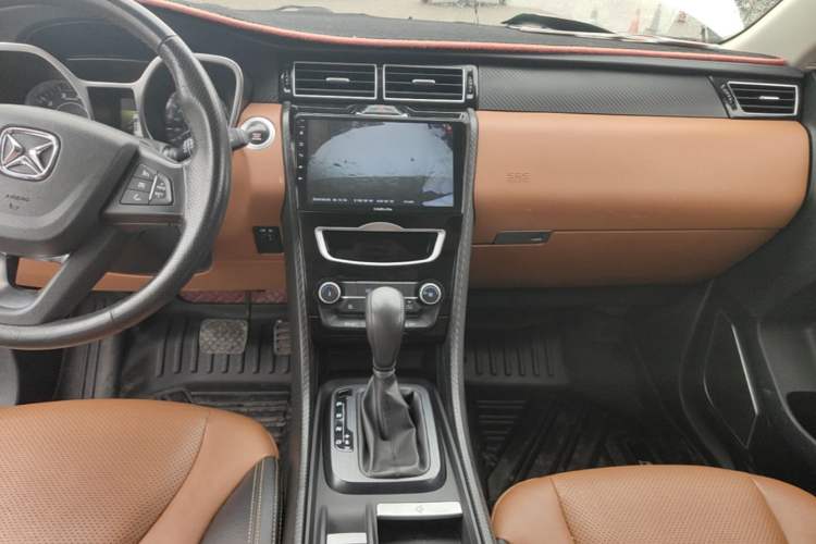 Used JMC Yusheng S330 2016 1.5L GTDi Automatic Two-Wheel Drive Prestige Edition Audio And AC Panel