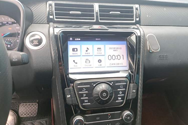 Used JMC Yusheng S330 2016 1.5L GTDi Automatic Two-Wheel Drive Fashion Edition Audio And AC Panel
