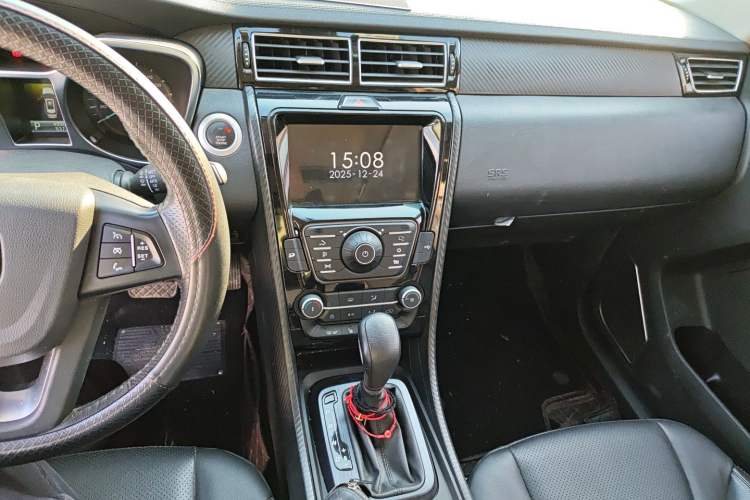 Used JMC Yusheng S330 2016 1.5L GTDi Automatic Two-Wheel Drive Prestige Edition Audio And AC Panel