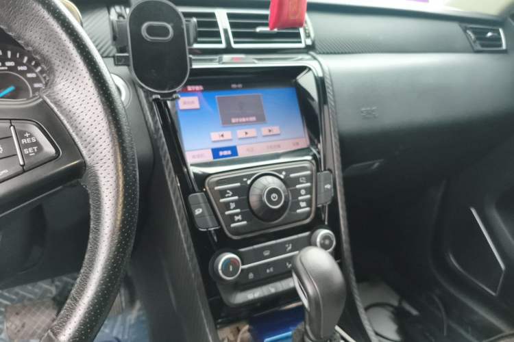 Used JMC Yusheng S330 2016 1.5L GTDi Automatic Two-Wheel Drive Prestige Edition Audio And AC Panel