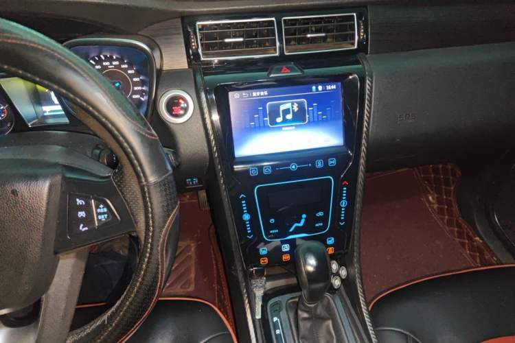 Used JMC Yusheng S330 2016 1.5L GTDi Automatic All-Wheel-Drive Flagship Edition Audio And AC Panel