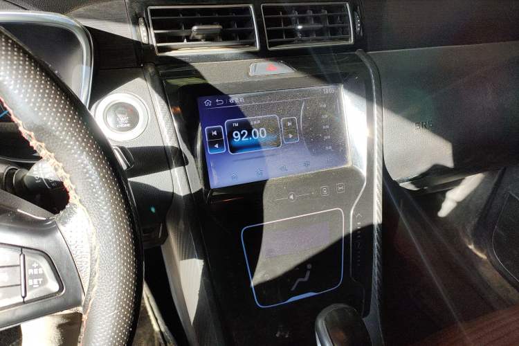 Used JMC Yusheng S330 2016 1.5L GTDi Automatic Two-Wheel Drive Flagship Edition Audio And AC Panel
