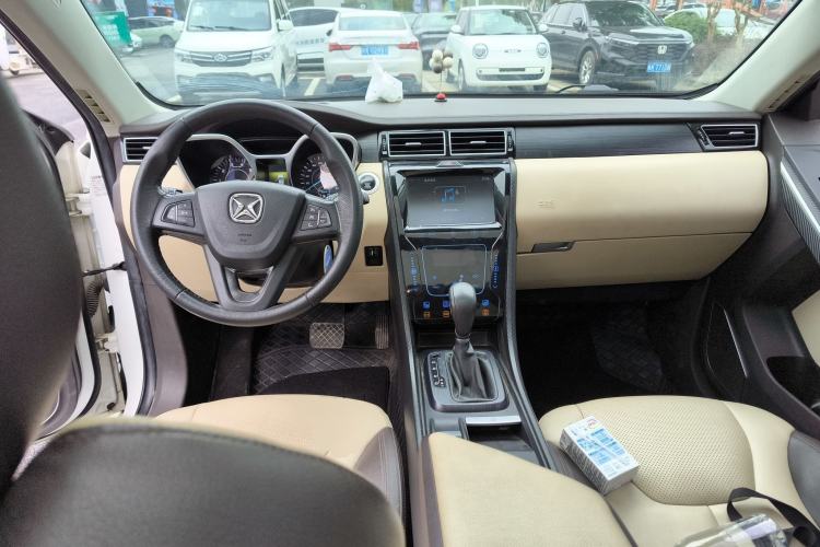 Used JMC Yusheng S330 2016 1.5L GTDi Automatic Two-Wheel Drive Flagship Edition Center Console