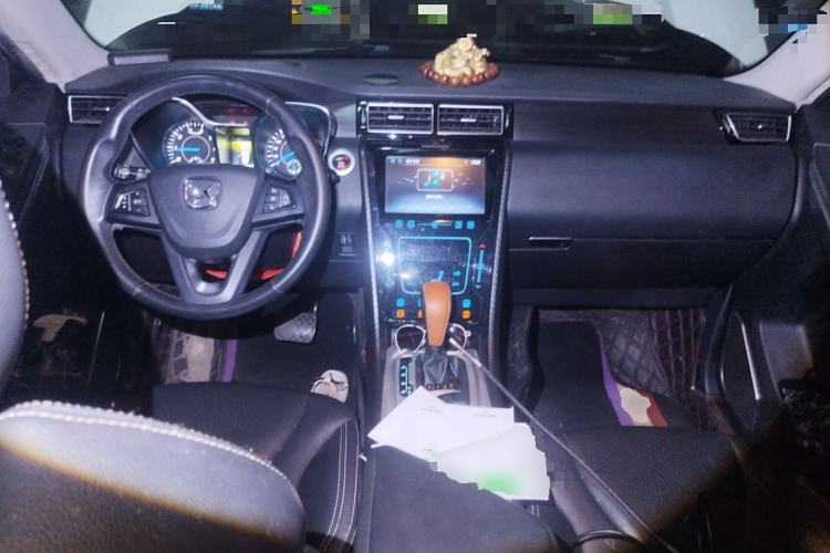Used JMC Yusheng S330 2016 1.5L GTDi Automatic Two-Wheel Drive Flagship Edition Center Console