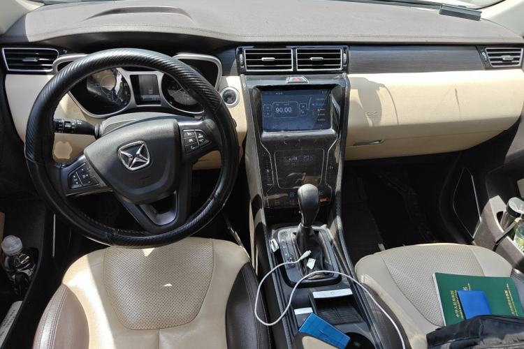 Used JMC Yusheng S330 2016 1.5L GTDi Automatic Two-Wheel Drive Flagship Edition Center Console