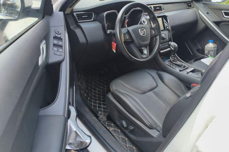 Used JMC Yusheng S330 2016 1.5L GTDi Automatic Two-Wheel Drive Fashion Edition Driver Seat