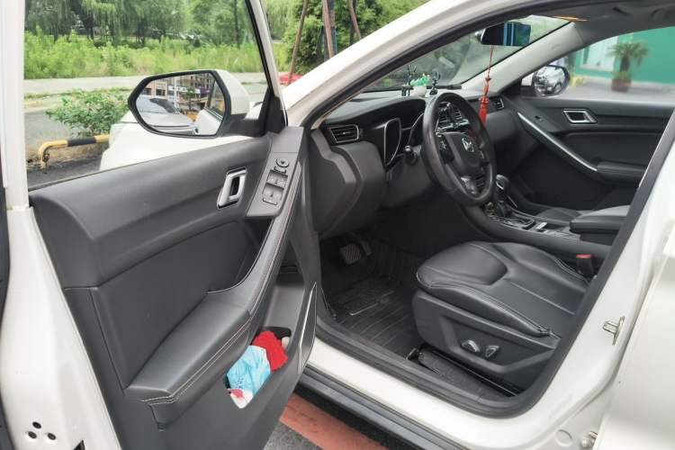 Used JMC Yusheng S330 2016 1.5L GTDi Automatic Two-Wheel Drive Fashion Edition Driver Seat