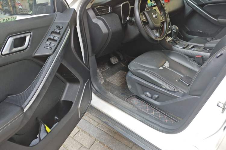 Used JMC Yusheng S330 2016 1.5L GTDi Automatic Two-Wheel Drive Fashion Edition Driver Seat