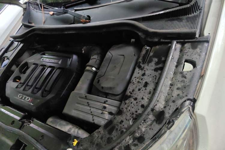 Used JMC Yusheng S330 2016 1.5L GTDi Automatic Two-Wheel Drive Prestige Edition Engine Bay Left