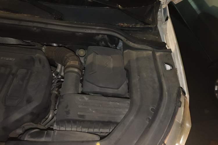 Used JMC Yusheng S330 2016 1.5L GTDi Automatic Two-Wheel Drive Prestige Edition Engine Bay Left