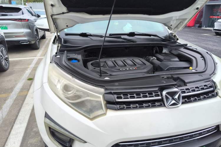 Used JMC Yusheng S330 2016 1.5L GTDi Automatic Two-Wheel Drive Flagship Edition Engine Bay Right