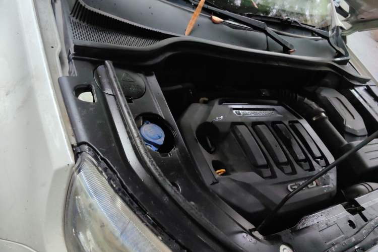 Used JMC Yusheng S330 2016 1.5L GTDi Automatic Two-Wheel Drive Prestige Edition Engine Bay Right