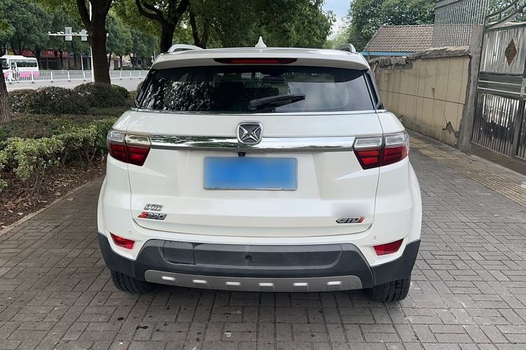 Used JMC Yusheng S330 2016 1.5L GTDi Automatic Two-Wheel Drive Prestige Edition Exterior 4