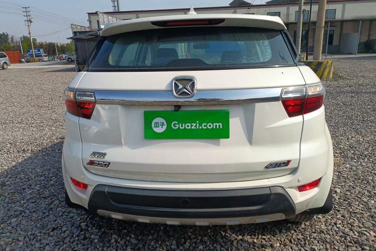 Used JMC Yusheng S330 2016 1.5L GTDi Manual Two-Wheel Drive Value Edition Exterior 4