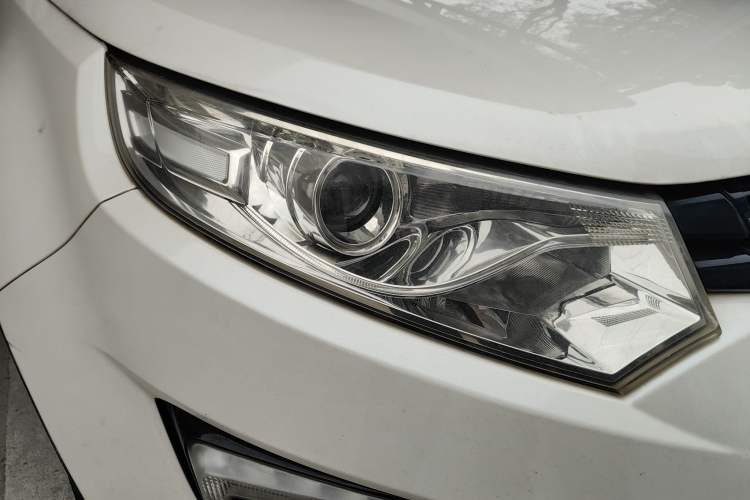 Used JMC Yusheng S330 2016 1.5L GTDi Automatic Two-Wheel Drive Flagship Edition Exterior 6
