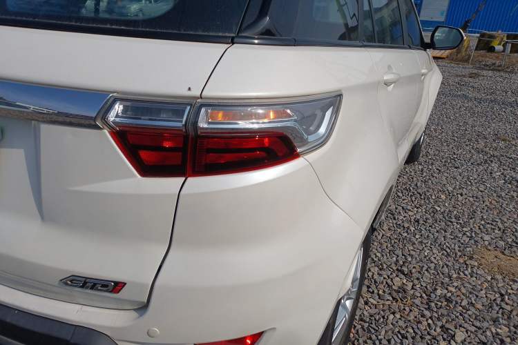 Used JMC Yusheng S330 2016 1.5L GTDi Manual Two-Wheel Drive Value Edition Exterior 6