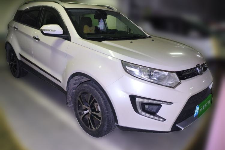 Used JMC Yusheng S330 2016 1.5L GTDi Automatic Two-Wheel Drive Prestige Edition Front Right 45 Deg