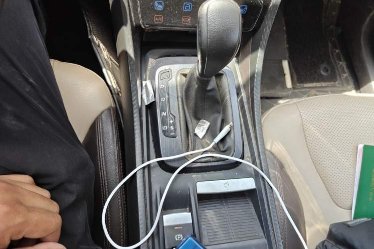 Used JMC Yusheng S330 2016 1.5L GTDi Automatic Two-Wheel Drive Flagship Edition Gear Lever