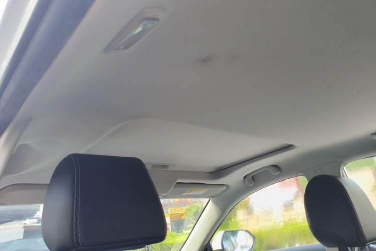 Used JMC Yusheng S330 2016 1.5L GTDi Automatic Two-Wheel Drive Fashion Edition Headliner