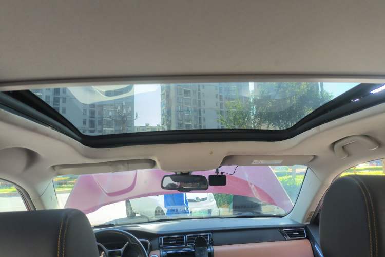 Used JMC Yusheng S330 2016 1.5L GTDi Automatic Two-Wheel Drive Prestige Edition Headliner