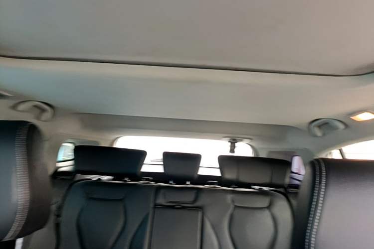 Used JMC Yusheng S330 2016 1.5L GTDi Automatic Two-Wheel Drive Fashion Edition Headliner