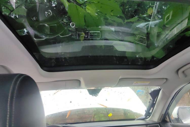 Used JMC Yusheng S330 2016 1.5L GTDi Automatic Two-Wheel Drive Prestige Edition Headliner