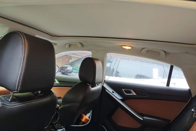 Used JMC Yusheng S330 2016 1.5L GTDi Automatic Two-Wheel Drive Prestige Edition Headliner