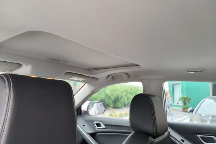 Used JMC Yusheng S330 2016 1.5L GTDi Automatic Two-Wheel Drive Fashion Edition Headliner
