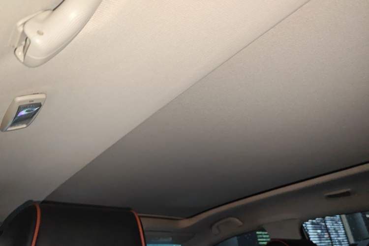 Used JMC Yusheng S330 2016 1.5L GTDi Automatic All-Wheel-Drive Flagship Edition Headliner