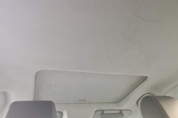 Used JMC Yusheng S330 2016 1.5L GTDi Automatic Two-Wheel Drive Fashion Edition Headliner